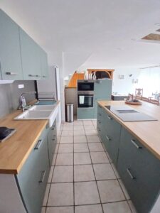 Cuisine equipee 2 gite groupe melle 35