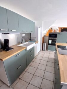 Cuisine equipee 4 gite groupe melle 35